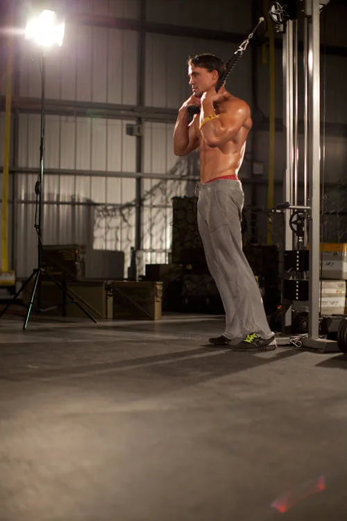 Standing Rope Crunch Standing Rope Crunch